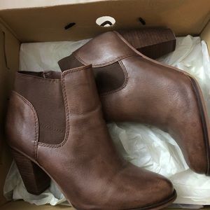 Nine West Vintage American Collection brown ankle boots size 8